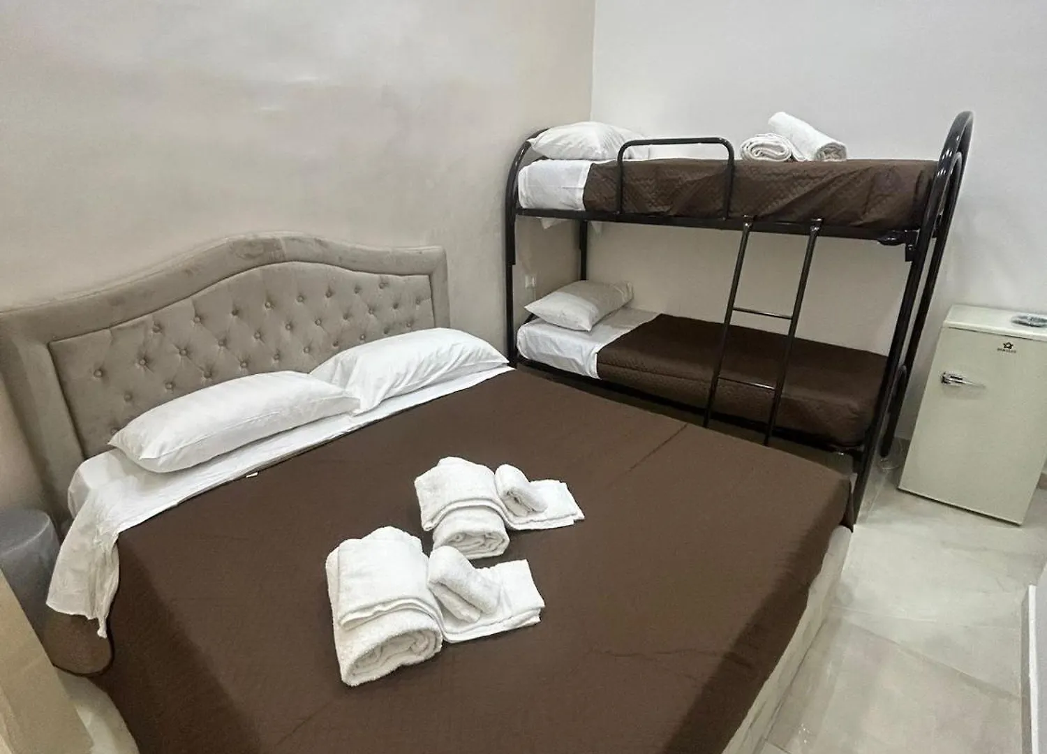 Luxury Rooms Carbonara 95 Nápoles Pensión