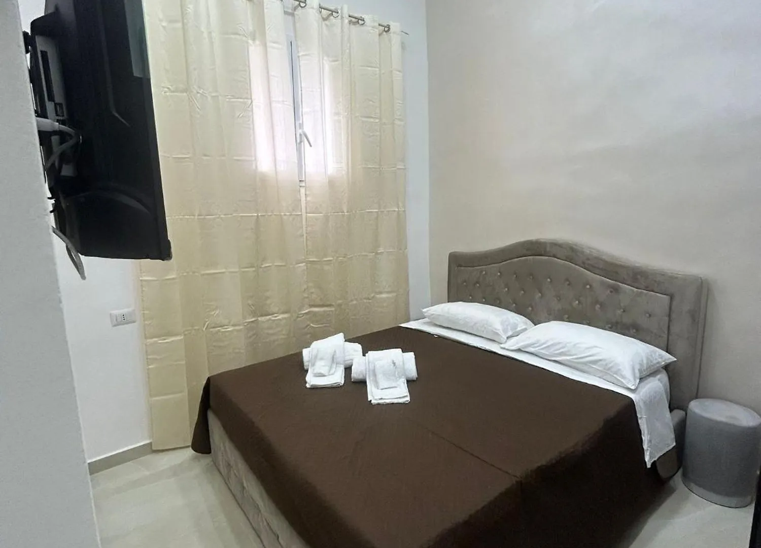 Luxury Rooms Carbonara 95 Nápoles Pensión