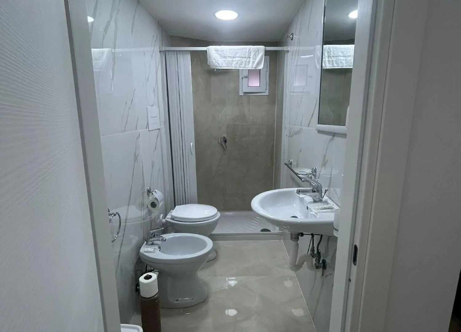 Luxury Rooms Carbonara 95 Nápoles Pensión