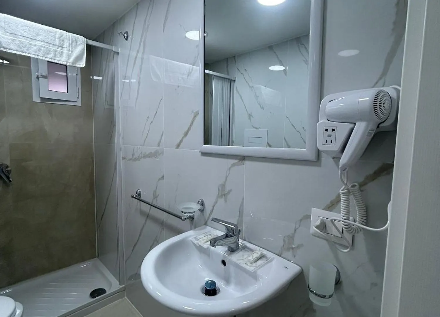 Luxury Rooms Carbonara 95 Nápoles 0*,