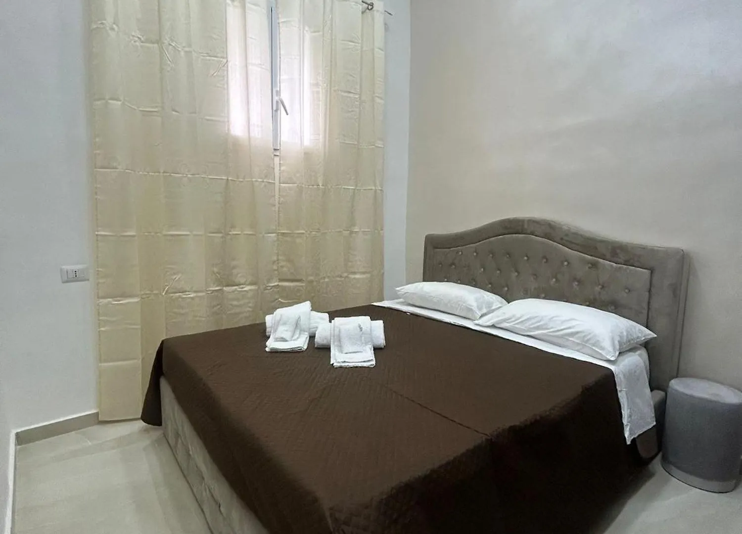 Гостевой дом Luxury Rooms Carbonara 95 Неаполь